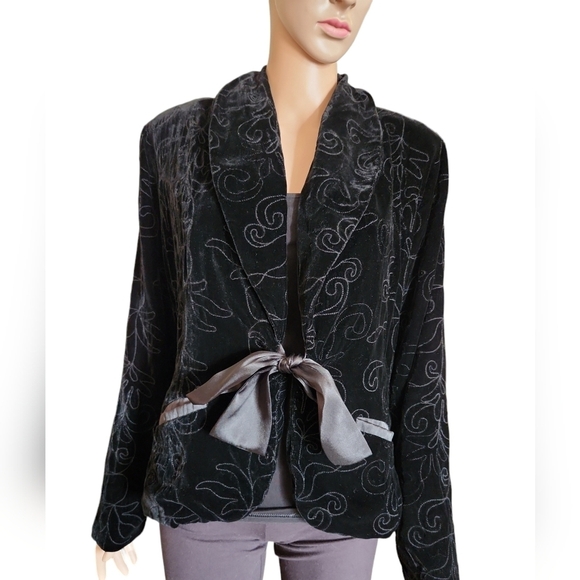 Cynthia Max Black Velvet Party Blazer - Picture 1 of 7